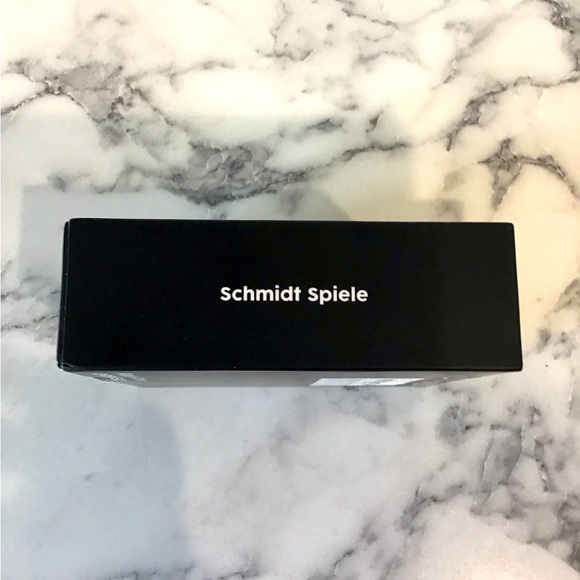 Schmidt Spiele Wireless CarPlay Adapter - Picture 3 of 5